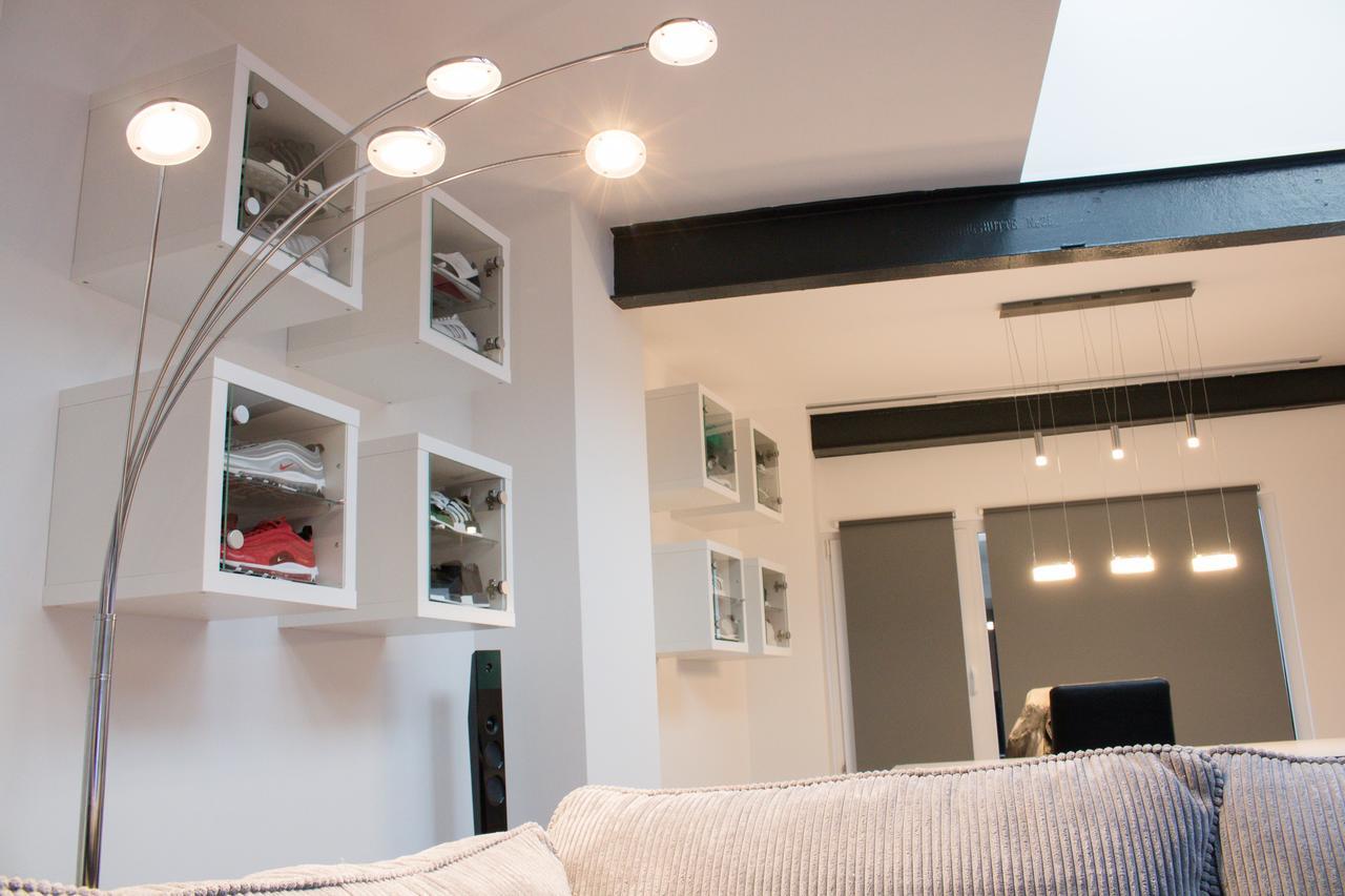 Apartment White Lofty Und White