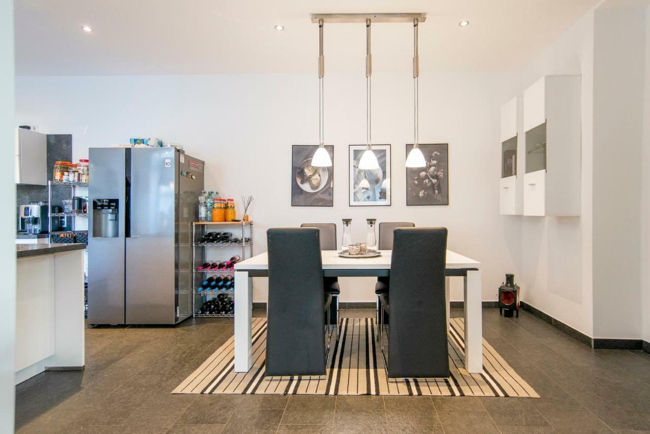 White Lofty Und White *