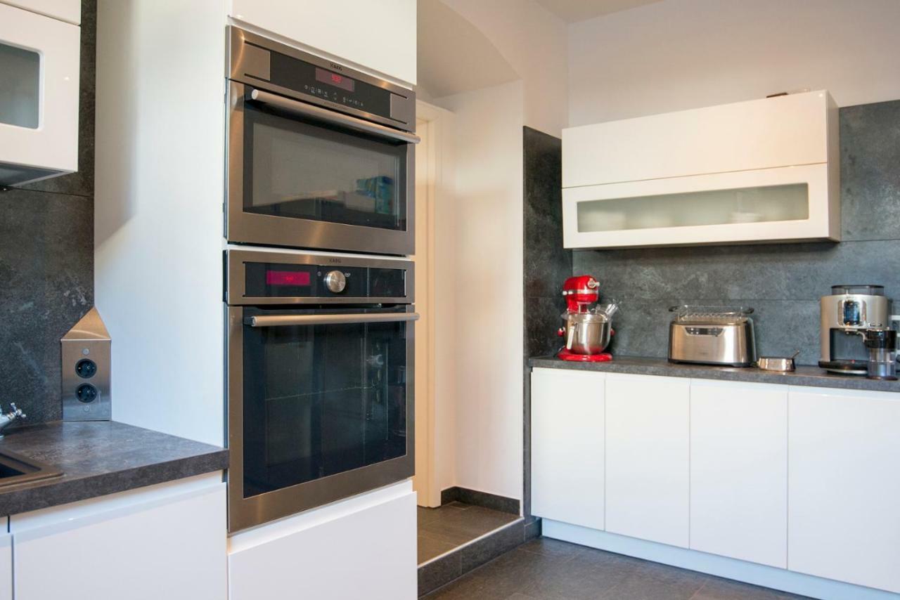 Apartment White Lofty Und White Dusseldorf