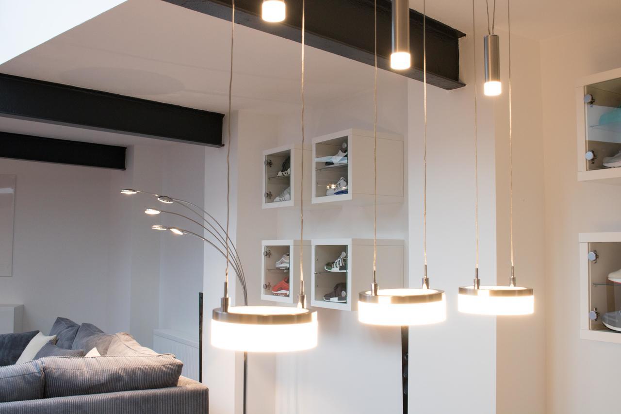 White Lofty Und White Appartement *