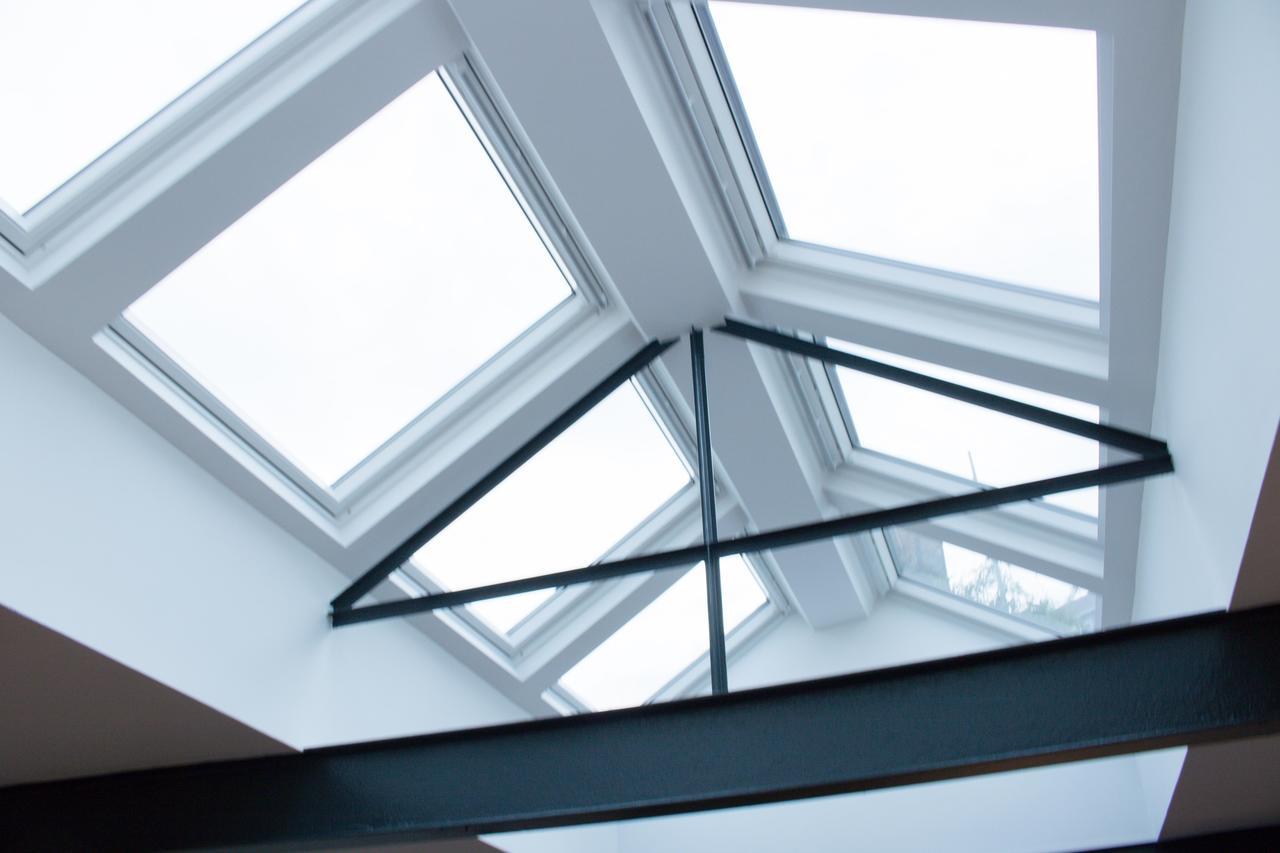 White Lofty Und White Appartement Düsseldorf