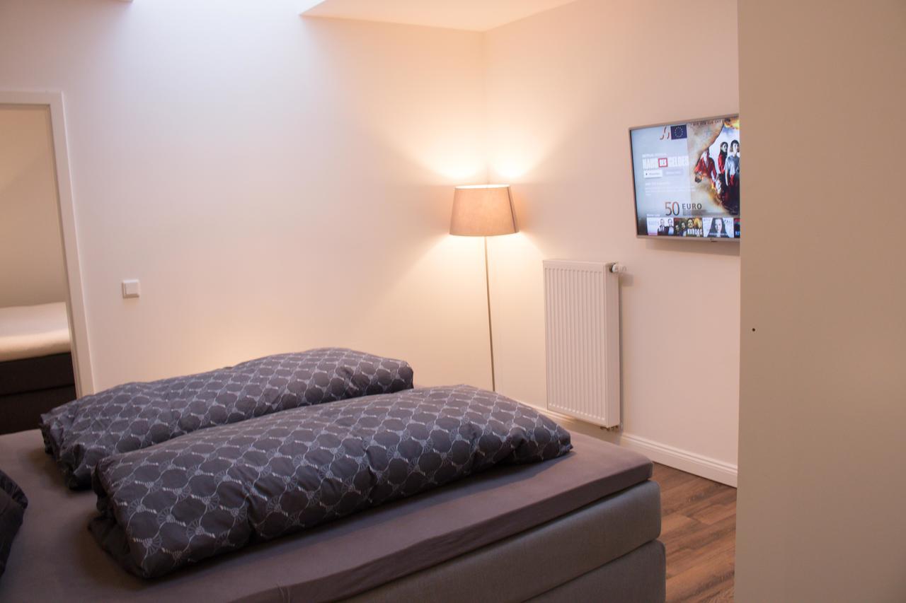 White Lofty Und White Appartement Düsseldorf