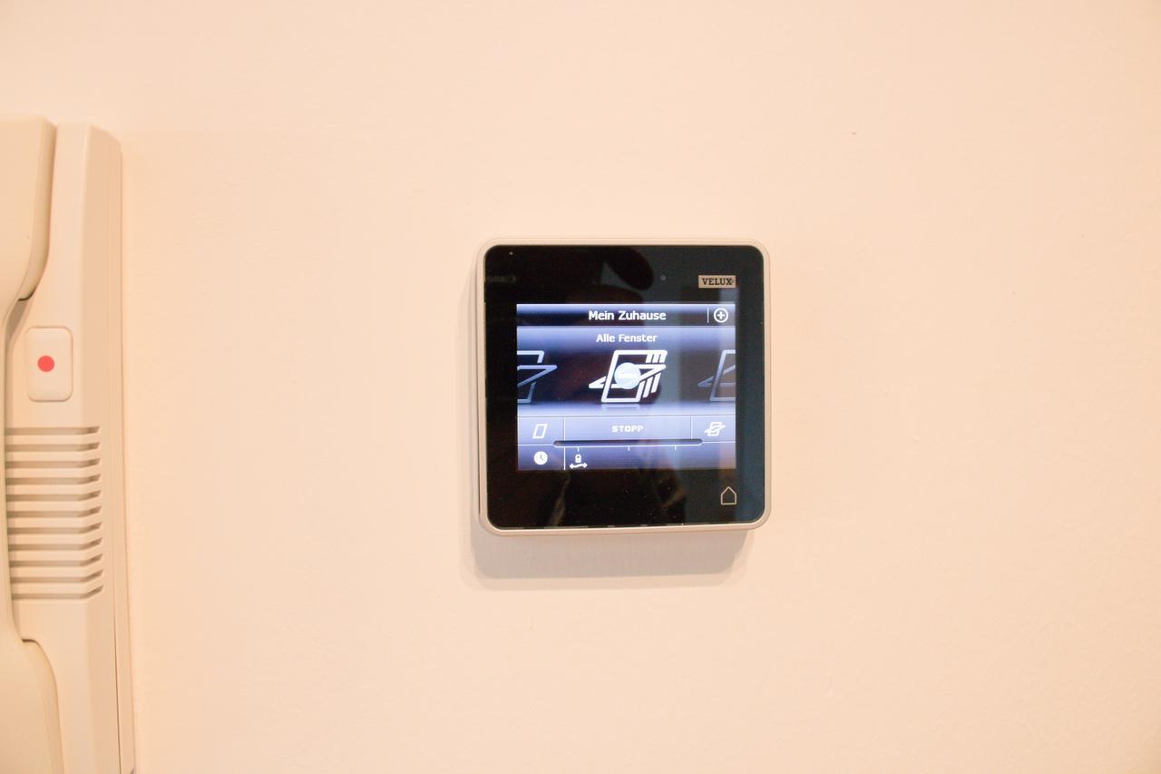 White Lofty Und White Appartement